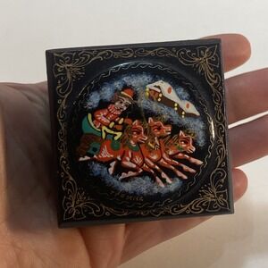 Russian Lacquer Trinket Box Troika‎ Black Hinged Wooden Hand Painted